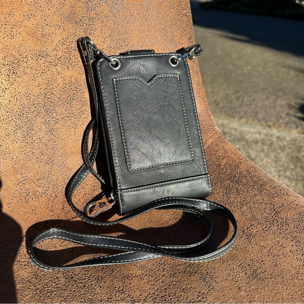 Perfect Rodeo Accessory… Western Wallet/ Phone Crossbody With Rhinestone Concho - Picture 3 of 6